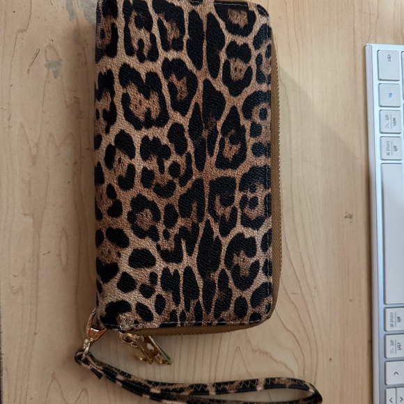 Leopard Print Double Zipper Wristlet/Wallet - Picture 2 of 6